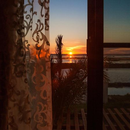 Oasis Hotel Манонг Екстериор снимка