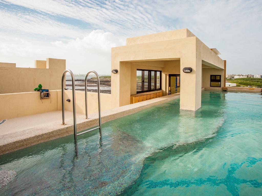 Oasis Hotel Манонг Екстериор снимка