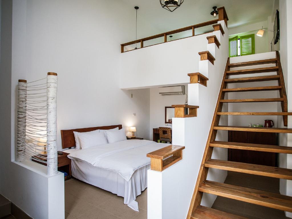 Oasis Hotel Манонг Екстериор снимка