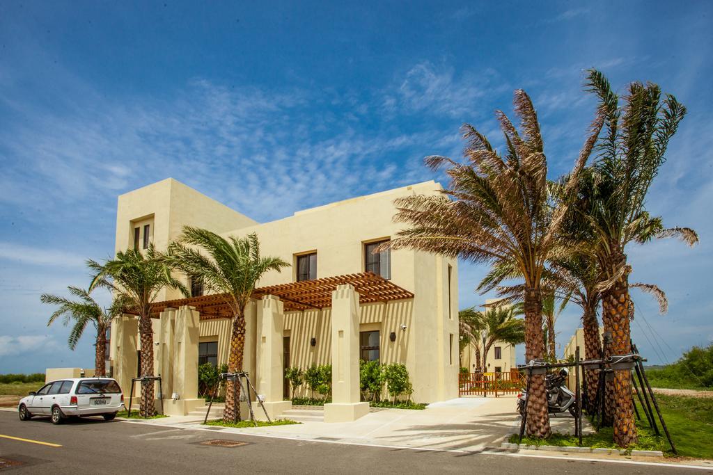 Oasis Hotel Манонг Екстериор снимка