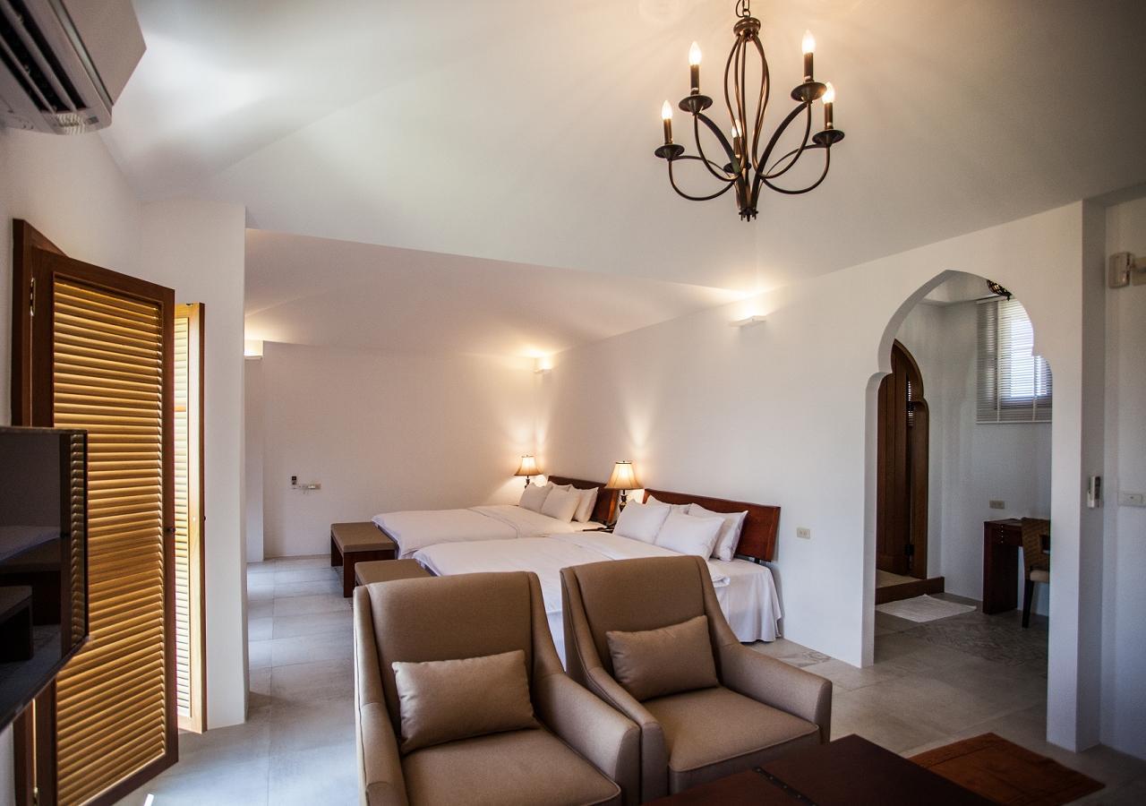 Oasis Hotel Манонг Екстериор снимка